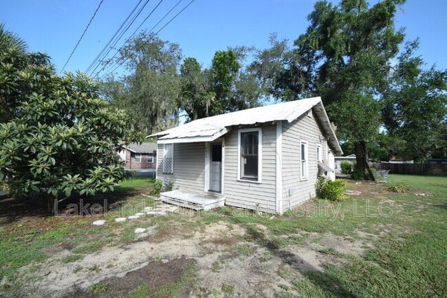 4056 Orange Ave SE in Highland City, FL - Building Photo - Building Photo