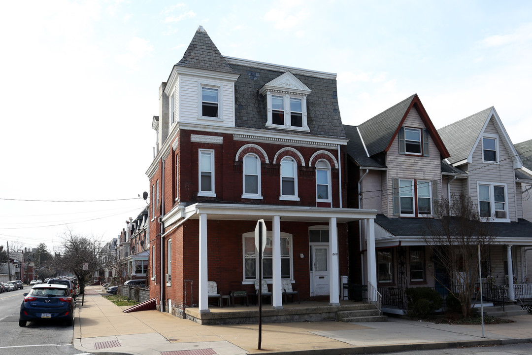 802 N Shippen St in Lancaster, PA - Building Photo