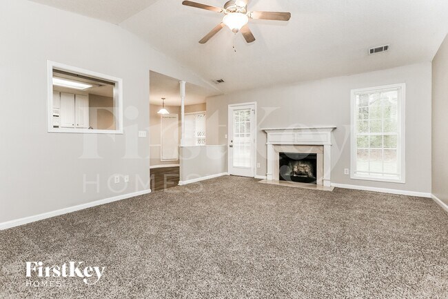 352 Centennial Dr in Bethlehem, GA - Foto de edificio - Building Photo