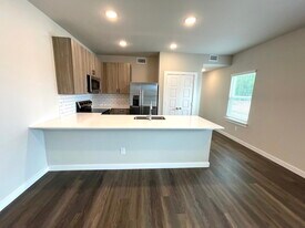 1127 Eloise Dr in Crowley, TX - Building Photo