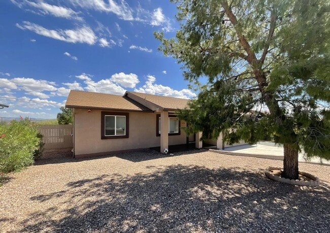 20140 E Mesa Verde Rd in Mayer, AZ - Building Photo - Building Photo