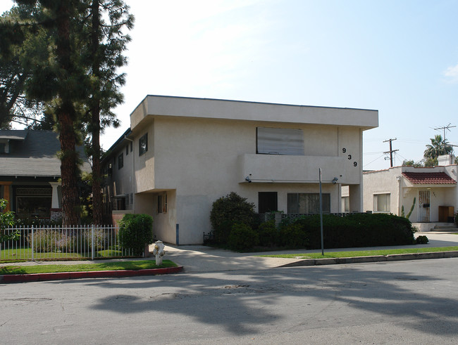 939-941 N Hobart Blvd in Los Angeles, CA - Building Photo - Building Photo