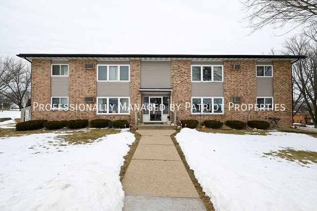 616 W Washington St in Dodgeville, WI - Building Photo - Building Photo