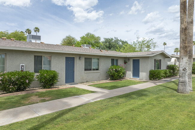 Emerald Park Condominiums in Phoenix, AZ - Foto de edificio - Building Photo