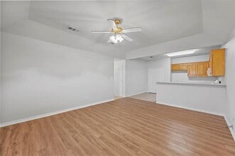 514 Harris St in Gunter, TX - Foto de edificio - Building Photo