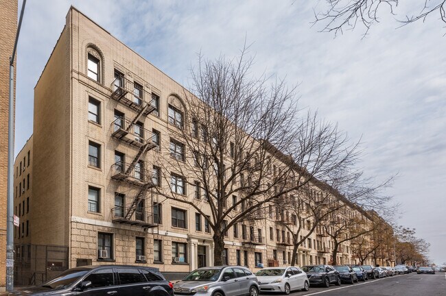 629 W 170th St in New York, NY - Building Photo - Building Photo
