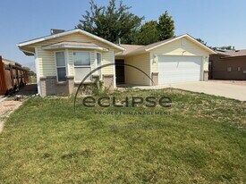 560 Huntington Point Ln in Clifton, CO - Building Photo