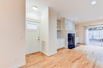 6012 Kirby Dr in Houston, TX - Foto de edificio - Building Photo