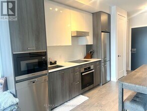 11 Lillian St in Toronto, ON - Building Photo - Building Photo