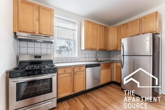 4521 N Harding Ave, Unit 1 in Chicago, IL - Foto de edificio - Building Photo