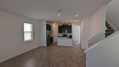 1740 Cross Prairie Pkwy in Kissimmee, FL - Building Photo - Building Photo