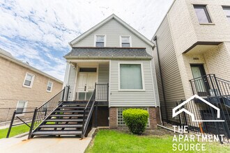 2853 W Dickens Ave, Unit 2 in Chicago, IL - Foto de edificio - Building Photo