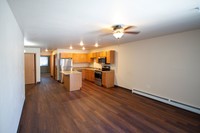 Pineview Park Apartments in Sheboygan Falls, WI - Foto de edificio - Building Photo