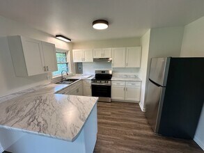 2908 Lakewood Ave in Lima, OH - Building Photo - Building Photo