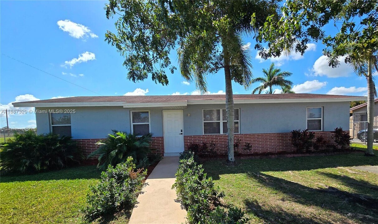 1604 SW 7th St in Homestead, FL - Building Photo