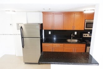 3901 SW 112th Ave, Unit 17 in Miami, FL - Building Photo - Building Photo