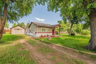 6405 W Jefferson Pl in Lakewood, CO - Building Photo