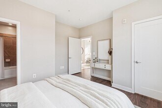 989 S Buchanan St in Arlington, VA - Foto de edificio - Building Photo