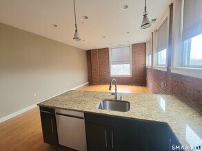 14 N Main St in Norwalk, CT - Building Photo - Building Photo