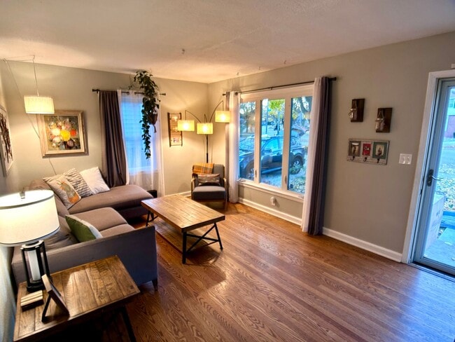 300 N 90th St in Milwaukee, WI - Building Photo - Building Photo