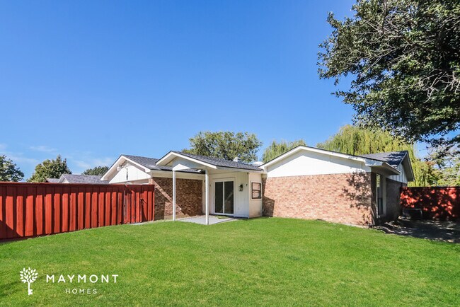 1706 Crockett St in Garland, TX - Building Photo - Building Photo