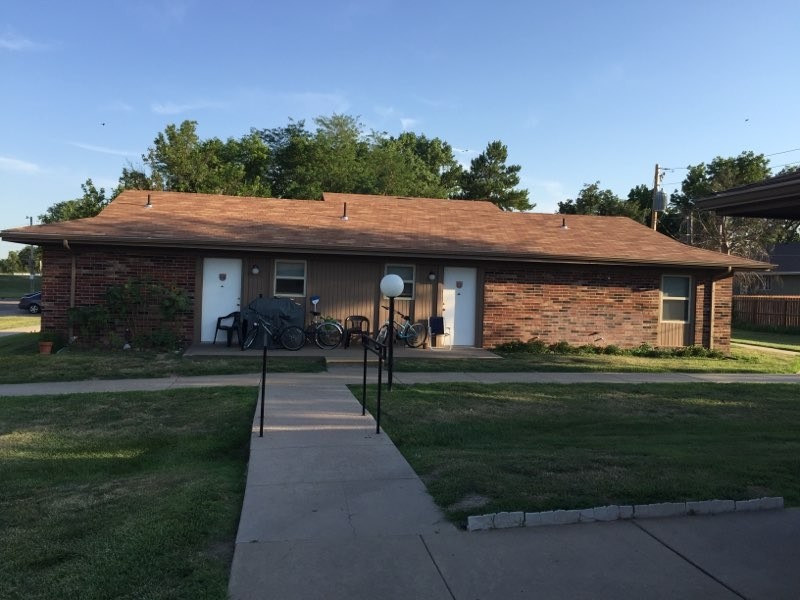 Varmland Hus Apartments in Lindsborg, KS - Building Photo