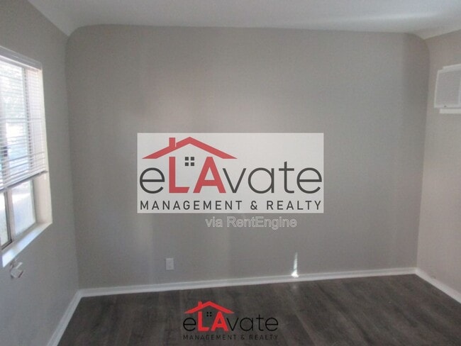 property at 10822 Ventura Blvd