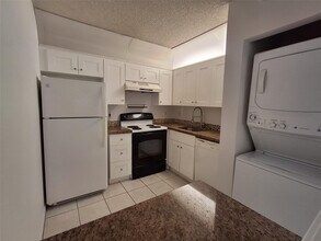 11122 Royal Palm Blvd in Coral Springs, FL - Building Photo - Building Photo