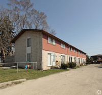 Meadowdale in Clinton Township, MI - Foto de edificio - Building Photo