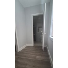 627 S Pulaski St in Baltimore, MD - Foto de edificio - Building Photo