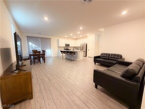 9827 Cluny Ave in Las Vegas, NV - Building Photo - Building Photo