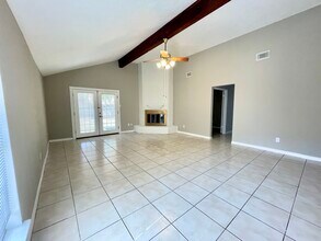7014 Caladero Dr in Houston, TX - Building Photo - Building Photo