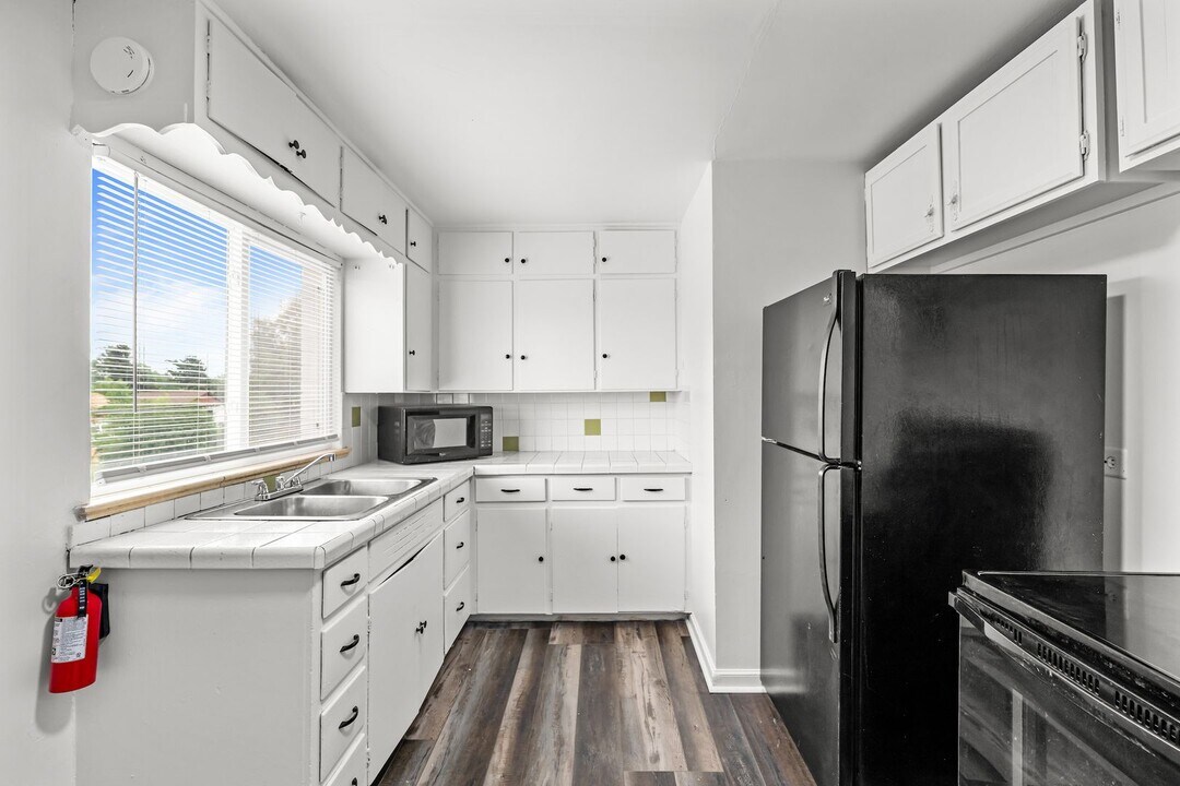 6840 E 23rd Ave in Denver, CO - Building Photo