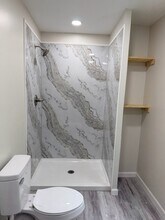 1020 W Market St, Unit Apt 1 in Pottsville, PA - Foto de edificio - Building Photo