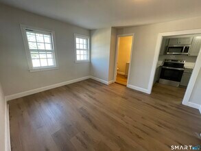 33 Main St in Essex, CT - Building Photo - Building Photo