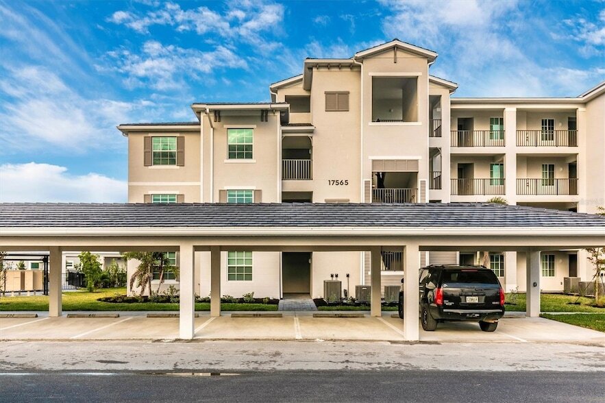 17565 Opal Sand Dr, Unit 305 in Venice, FL - Building Photo