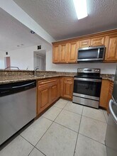 1484 Lake Crystal Dr in West Palm Beach, FL - Building Photo - Building Photo