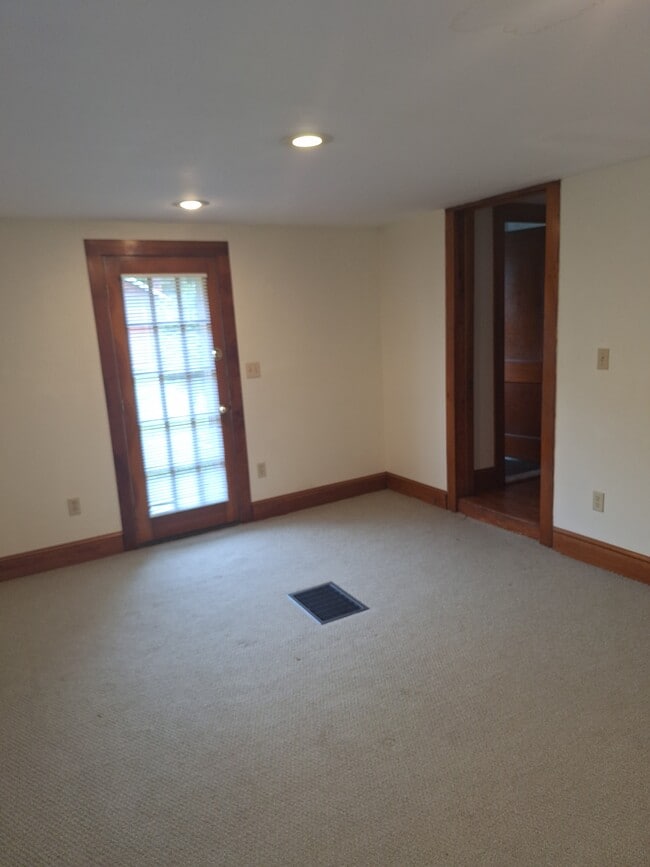 238 Williams St, Unit #2