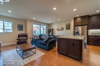 833 Tranquility Cir, Unit 3 in Livermore, CA - Building Photo - Building Photo