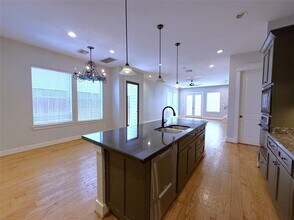 5237 Center St in Houston, TX - Building Photo - Building Photo