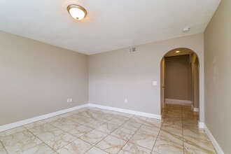201 Chadworth Dr in Kissimmee, FL - Building Photo - Building Photo