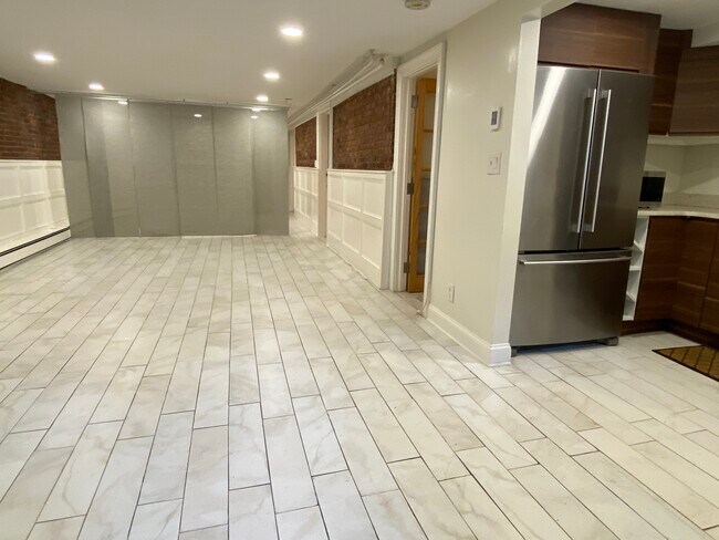 486 Columbus Ave, Unit Garden in Boston, MA - Foto de edificio - Building Photo