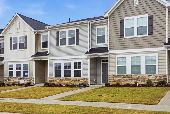 224 Marelli Dr in Sanford, NC - Building Photo - Building Photo