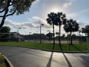 16171 Blatt Blvd in Weston, FL - Building Photo - Building Photo