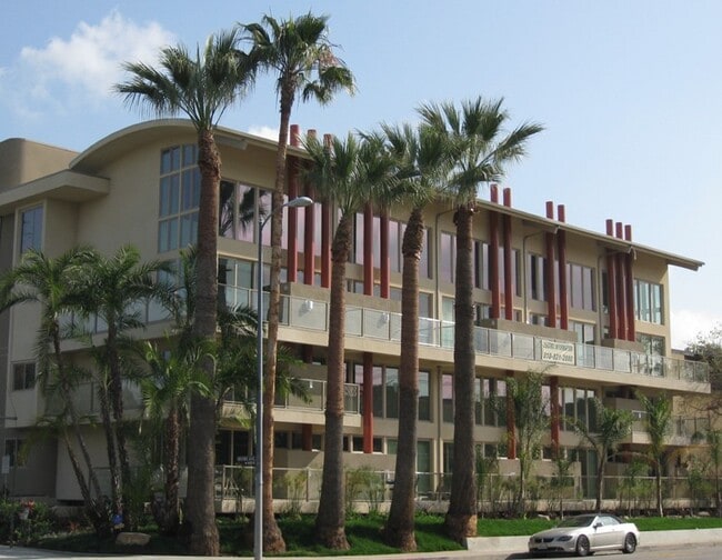 4400 Irvine Ave, Unit 10