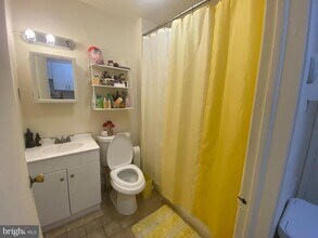 1735 Bainbridge St in Philadelphia, PA - Building Photo - Building Photo