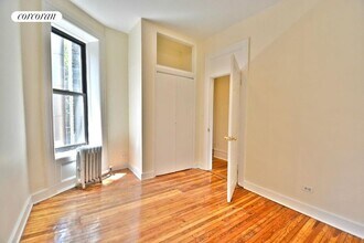 526 W 123rd St in New York, NY - Building Photo - Building Photo