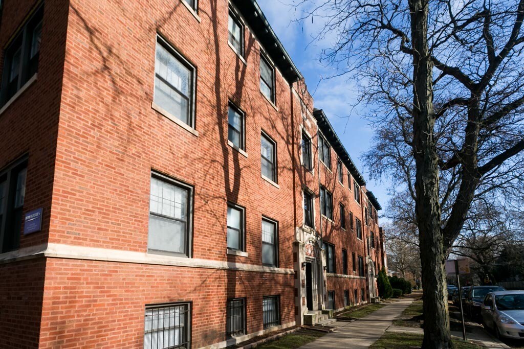 1034 Dempster St in Chicago, IL - Foto de edificio