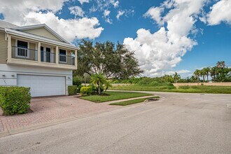 1965 Bridgepointe Cir in Vero Beach, FL - Building Photo - Building Photo