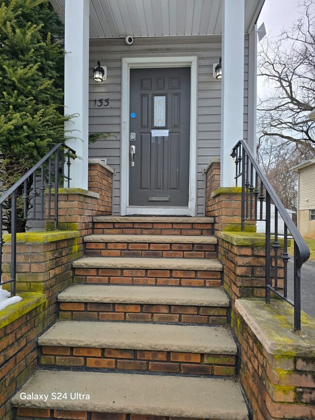 133 William St, Unit #2 in Clifton, NJ - Foto de edificio - Building Photo